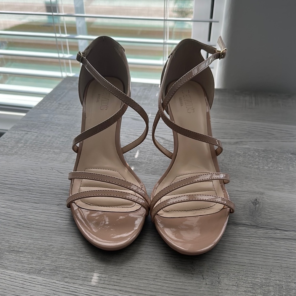 David’s bridal beige heels 👠✨